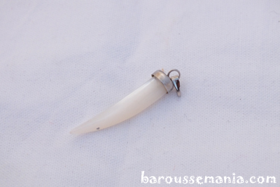 Pearl pendant personalized tooth