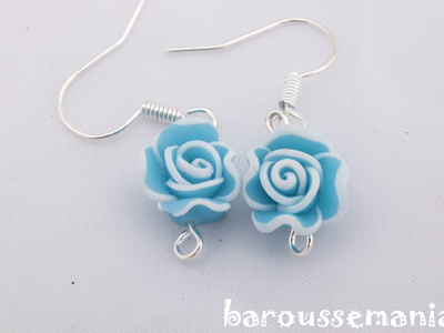 Boucle d'oreille fleurs bleu